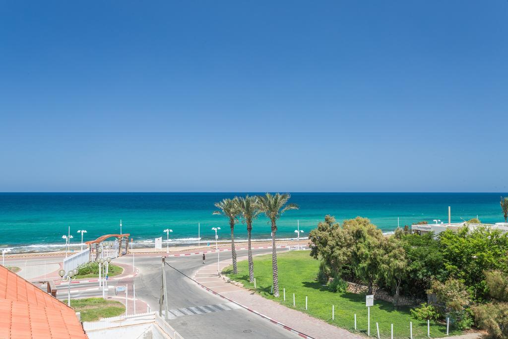 Amigo Hotel On The Beach Nahariya Exterior photo